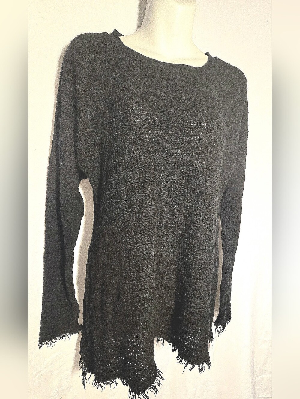 Michael Lauren long sleeve fringe Sweater.  Sz Sm. New
